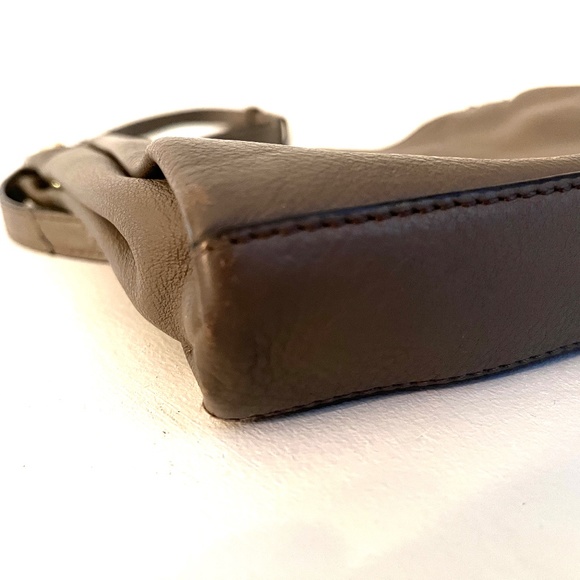 😍🌻 Vince Camuto New York Grey Leather Crossbody Bag - Picture 10 of 14